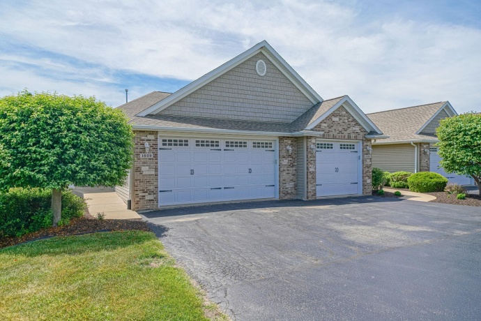 1629 Warrenton, BYRON, Illinois 61010, 4 Bedrooms Bedrooms, ,3 BathroomsBathrooms,Condominium,For Sale,Warrenton,202603147