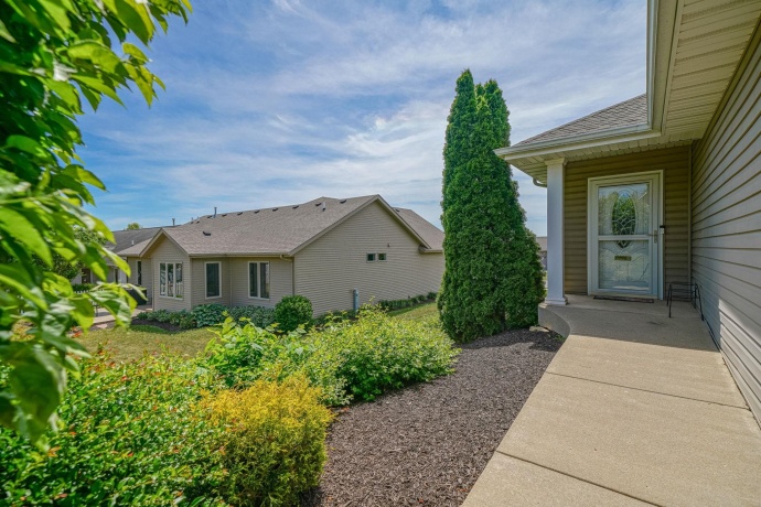 1629 Warrenton, BYRON, Illinois 61010, 4 Bedrooms Bedrooms, ,3 BathroomsBathrooms,Condominium,For Sale,Warrenton,202603147