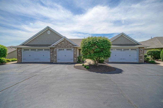 1629 Warrenton, BYRON, Illinois 61010, 4 Bedrooms Bedrooms, ,3 BathroomsBathrooms,Condominium,For Sale,Warrenton,202603147