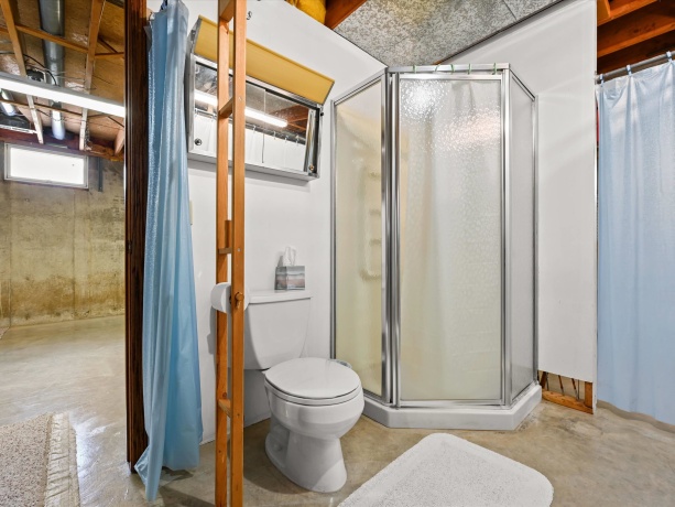 460 Apple, EAST DUBUQUE, Illinois 61025, 3 Bedrooms Bedrooms, ,2 BathroomsBathrooms,House,For Sale,Apple,202603149