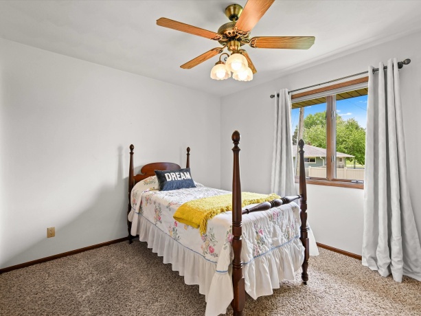 460 Apple, EAST DUBUQUE, Illinois 61025, 3 Bedrooms Bedrooms, ,2 BathroomsBathrooms,House,For Sale,Apple,202603149