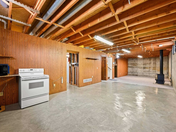 460 Apple, EAST DUBUQUE, Illinois 61025, 3 Bedrooms Bedrooms, ,2 BathroomsBathrooms,House,For Sale,Apple,202603149