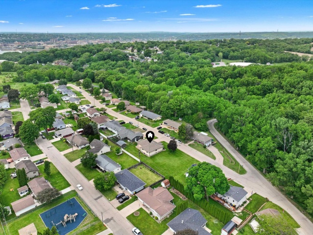 460 Apple, EAST DUBUQUE, Illinois 61025, 3 Bedrooms Bedrooms, ,2 BathroomsBathrooms,House,For Sale,Apple,202603149