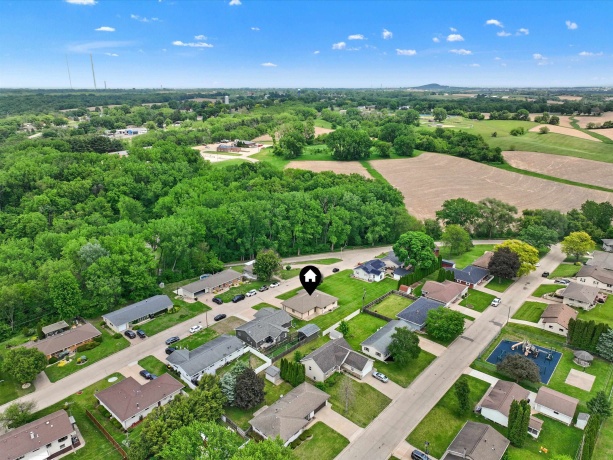 460 Apple, EAST DUBUQUE, Illinois 61025, 3 Bedrooms Bedrooms, ,2 BathroomsBathrooms,House,For Sale,Apple,202603149