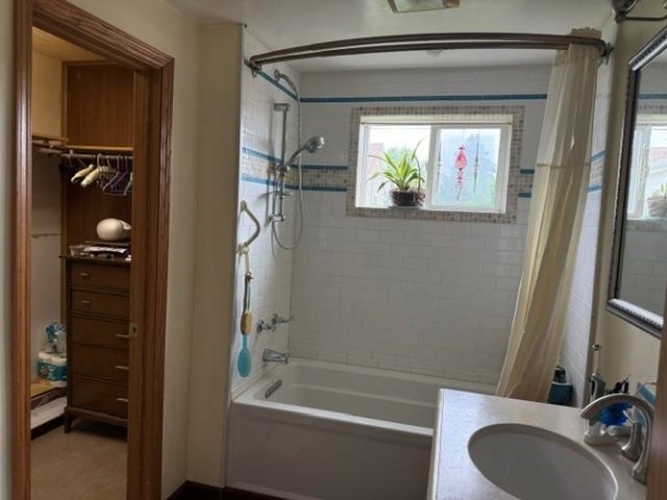 322 1st Street, Oglesby, Illinois 61348, 3 Bedrooms Bedrooms, ,2 BathroomsBathrooms,House,For Sale,1st Street,202603151
