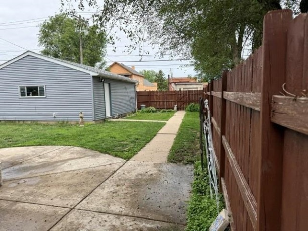 322 1st Street, Oglesby, Illinois 61348, 3 Bedrooms Bedrooms, ,2 BathroomsBathrooms,House,For Sale,1st Street,202603151