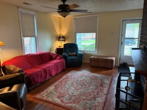 322 1st Street, Oglesby, Illinois 61348, 3 Bedrooms Bedrooms, ,2 BathroomsBathrooms,House,For Sale,1st Street,202603151