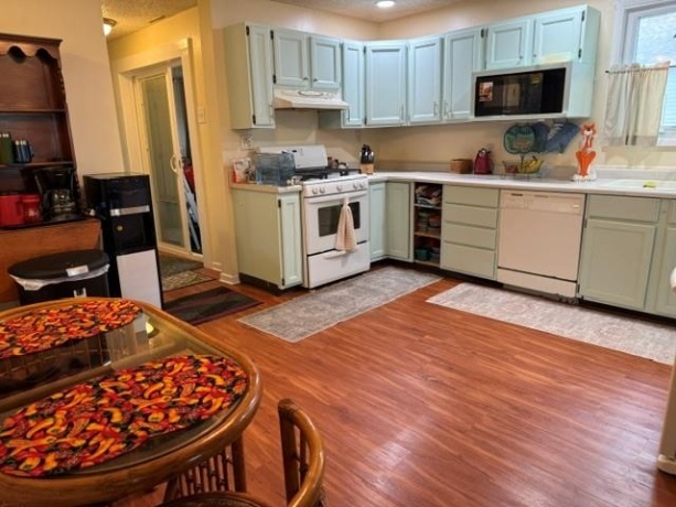 322 1st Street, Oglesby, Illinois 61348, 3 Bedrooms Bedrooms, ,2 BathroomsBathrooms,House,For Sale,1st Street,202603151
