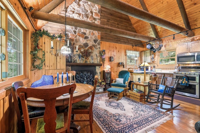 9 Copperwood Gap, GALENA, Illinois 61036, 2 Bedrooms Bedrooms, ,2 BathroomsBathrooms,House,For Sale,Copperwood Gap,202603152