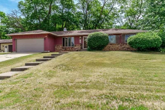 1749 Oak Leaf, SOUTH BELOIT, Illinois 61080, 3 Bedrooms Bedrooms, ,1 BathroomBathrooms,House,For Sale,Oak Leaf,202603155