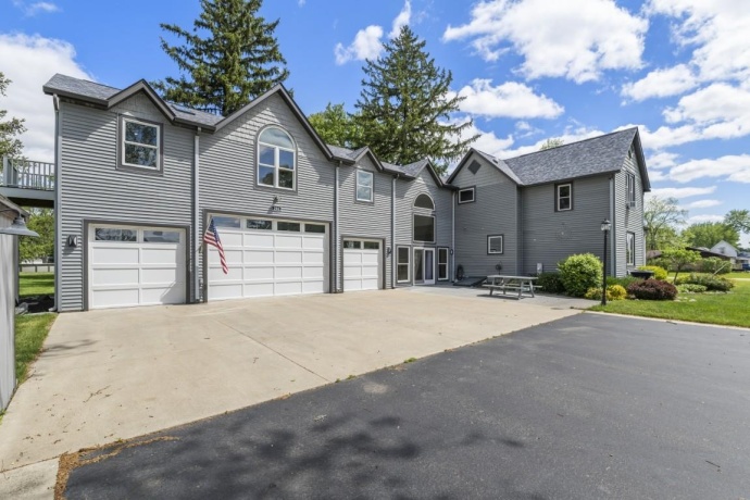 204 FREEMONT, DURAND, Illinois 61024, 4 Bedrooms Bedrooms, ,3 BathroomsBathrooms,House,For Sale,FREEMONT,202603156
