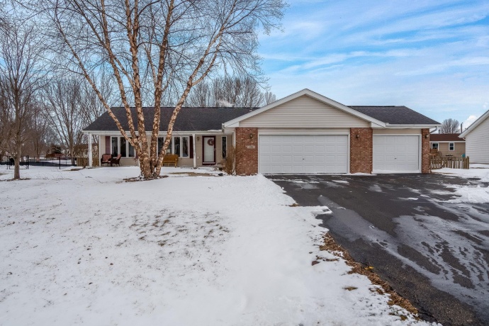 136 Harvest Glenn, DAVIS JUNCTION, Illinois 61020, 3 Bedrooms Bedrooms, ,2 BathroomsBathrooms,House,For Sale,Harvest Glenn,202601579