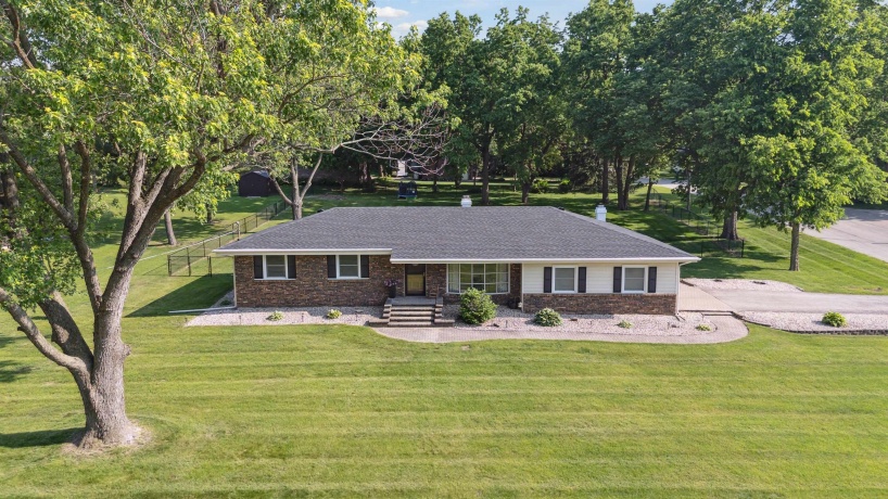 5609 Thompson, ROSCOE, Illinois 61073, 3 Bedrooms Bedrooms, ,1 BathroomBathrooms,House,For Sale,Thompson,202603162