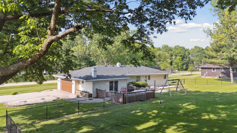 5609 Thompson, ROSCOE, Illinois 61073, 3 Bedrooms Bedrooms, ,1 BathroomBathrooms,House,For Sale,Thompson,202603162