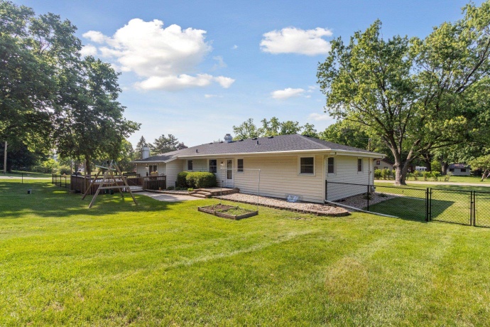 5609 Thompson, ROSCOE, Illinois 61073, 3 Bedrooms Bedrooms, ,1 BathroomBathrooms,House,For Sale,Thompson,202603162