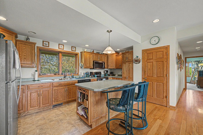 431 Stadel, ELIZABETH, Illinois 61028, 3 Bedrooms Bedrooms, ,2 BathroomsBathrooms,House,For Sale,Stadel,202603167