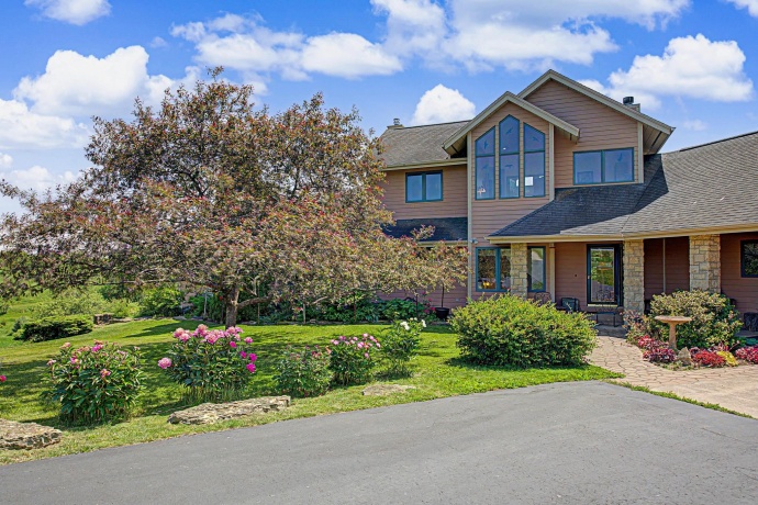 431 Stadel, ELIZABETH, Illinois 61028, 3 Bedrooms Bedrooms, ,2 BathroomsBathrooms,House,For Sale,Stadel,202603167