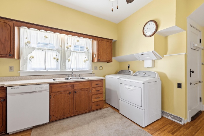 407 Washington, HANOVER, Illinois 61041, 4 Bedrooms Bedrooms, ,2 BathroomsBathrooms,House,For Sale,Washington,202603168