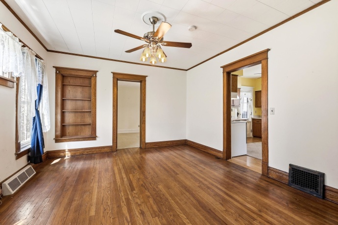 407 Washington, HANOVER, Illinois 61041, 4 Bedrooms Bedrooms, ,2 BathroomsBathrooms,House,For Sale,Washington,202603168