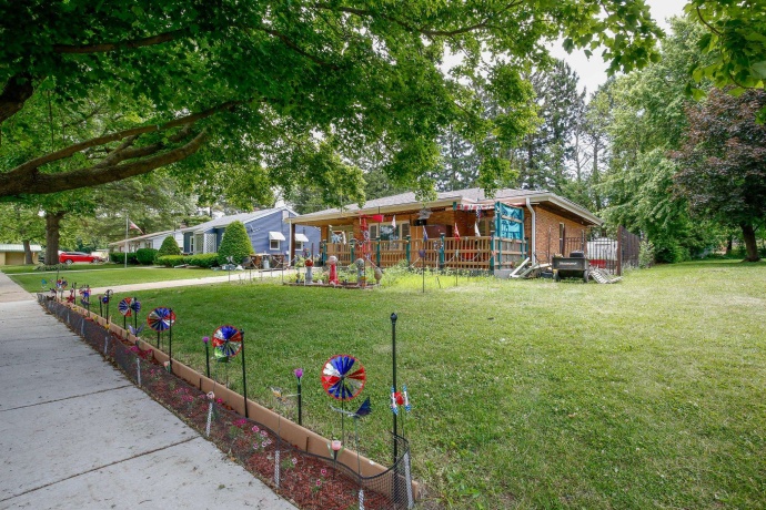 411 Lincoln, MOUNT MORRIS, Illinois 61054, 3 Bedrooms Bedrooms, ,1 BathroomBathrooms,House,For Sale,Lincoln,202603172