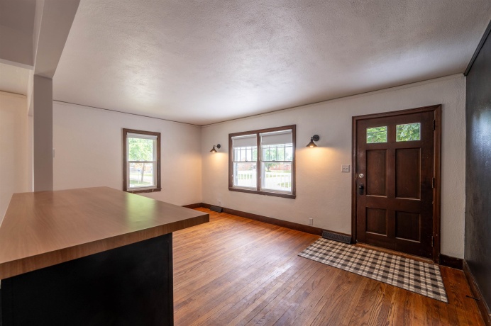 206 Mulberry, MOUNT MORRIS, Illinois 61054, 2 Bedrooms Bedrooms, ,1 BathroomBathrooms,House,For Sale,Mulberry,202603173