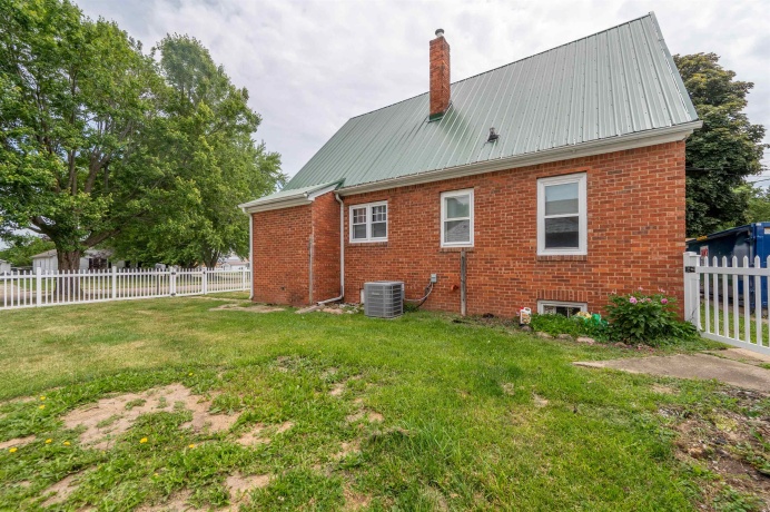 206 Mulberry, MOUNT MORRIS, Illinois 61054, 2 Bedrooms Bedrooms, ,1 BathroomBathrooms,House,For Sale,Mulberry,202603173