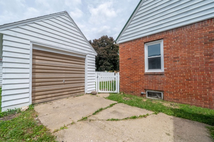 206 Mulberry, MOUNT MORRIS, Illinois 61054, 2 Bedrooms Bedrooms, ,1 BathroomBathrooms,House,For Sale,Mulberry,202603173