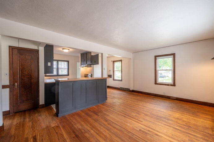 206 Mulberry, MOUNT MORRIS, Illinois 61054, 2 Bedrooms Bedrooms, ,1 BathroomBathrooms,House,For Sale,Mulberry,202603173