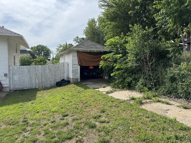 829 11th, FULTON, Illinois 61252, 5 Bedrooms Bedrooms, ,2 BathroomsBathrooms,House,For Sale,11th,202603175