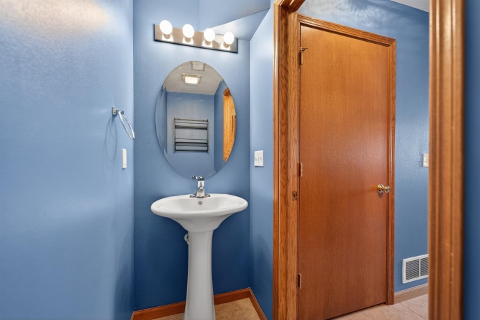649 Southtowne, BELVIDERE, Illinois 61008, 2 Bedrooms Bedrooms, ,2 BathroomsBathrooms,Condominium,For Sale,Southtowne,202603180