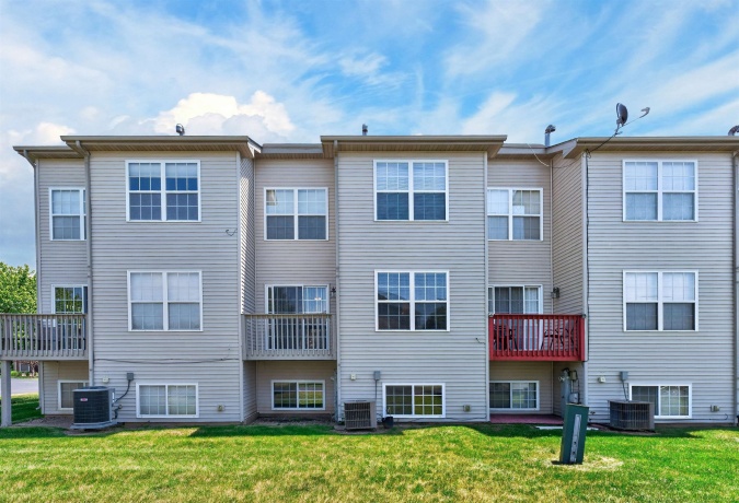 649 Southtowne, BELVIDERE, Illinois 61008, 2 Bedrooms Bedrooms, ,2 BathroomsBathrooms,Condominium,For Sale,Southtowne,202603180