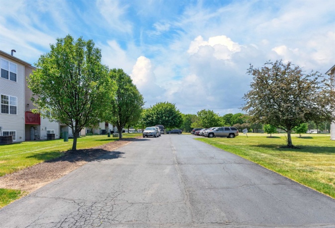 649 Southtowne, BELVIDERE, Illinois 61008, 2 Bedrooms Bedrooms, ,2 BathroomsBathrooms,Condominium,For Sale,Southtowne,202603180