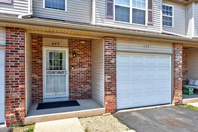649 Southtowne, BELVIDERE, Illinois 61008, 2 Bedrooms Bedrooms, ,2 BathroomsBathrooms,Condominium,For Sale,Southtowne,202603180
