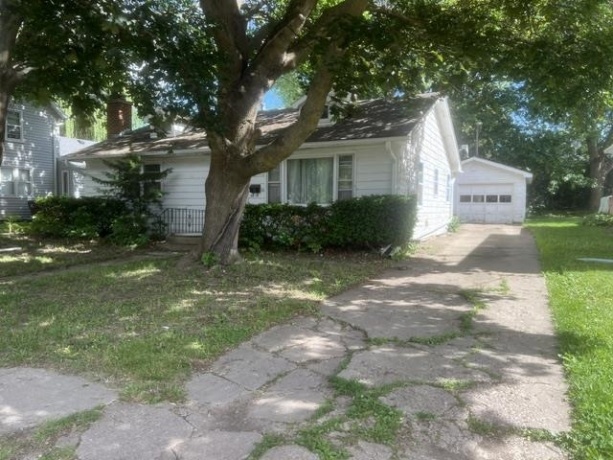807 Illinois, FREEPORT, Illinois 61032, 3 Bedrooms Bedrooms, ,1 BathroomBathrooms,House,For Sale,Illinois,202603182