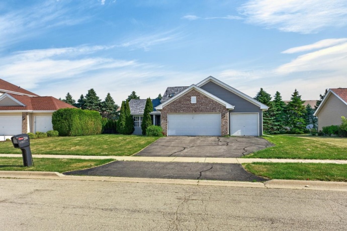 7334 Ashton Villa, ROCKFORD, Illinois 61107, 4 Bedrooms Bedrooms, ,2 BathroomsBathrooms,House,For Sale,Ashton Villa,202603188