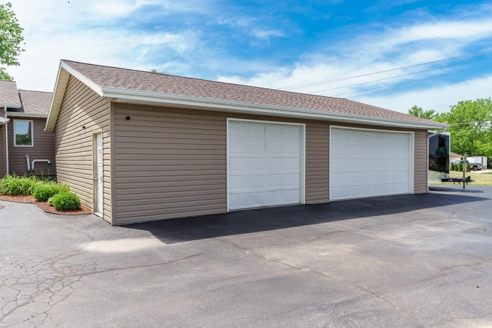 10444 ROCK, ROSCOE, Illinois 61073, 3 Bedrooms Bedrooms, ,2 BathroomsBathrooms,House,For Sale,ROCK,202603199
