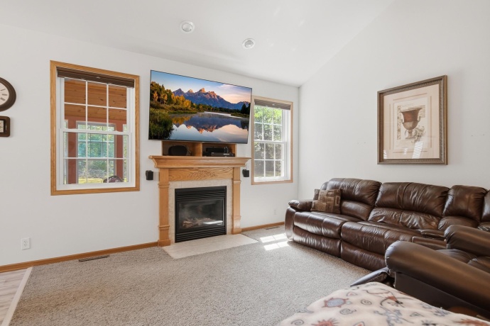 1676 Overlook, DIXON, Illinois 61021, 3 Bedrooms Bedrooms, ,3 BathroomsBathrooms,House,For Sale,Overlook,202603200