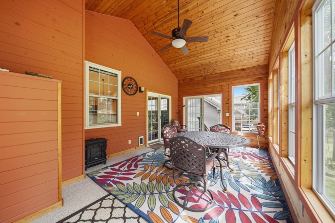 1676 Overlook, DIXON, Illinois 61021, 3 Bedrooms Bedrooms, ,3 BathroomsBathrooms,House,For Sale,Overlook,202603200