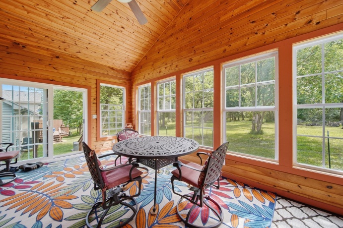 1676 Overlook, DIXON, Illinois 61021, 3 Bedrooms Bedrooms, ,3 BathroomsBathrooms,House,For Sale,Overlook,202603200