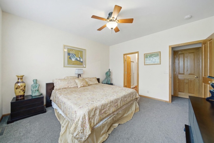 1676 Overlook, DIXON, Illinois 61021, 3 Bedrooms Bedrooms, ,3 BathroomsBathrooms,House,For Sale,Overlook,202603200