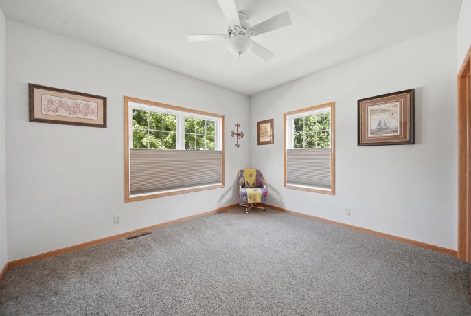 1676 Overlook, DIXON, Illinois 61021, 3 Bedrooms Bedrooms, ,3 BathroomsBathrooms,House,For Sale,Overlook,202603200