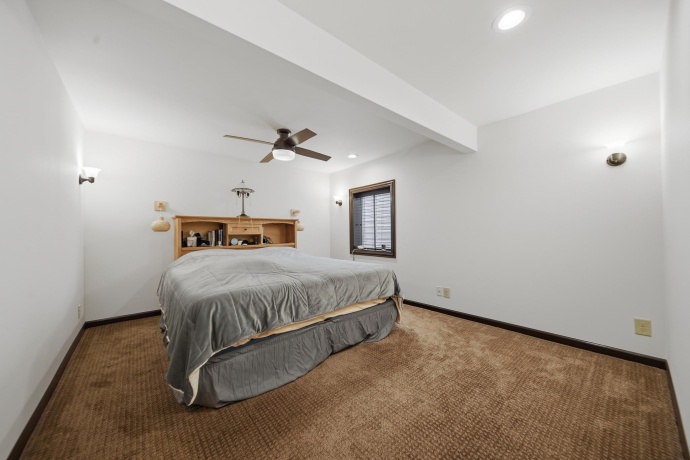 1676 Overlook, DIXON, Illinois 61021, 3 Bedrooms Bedrooms, ,3 BathroomsBathrooms,House,For Sale,Overlook,202603200