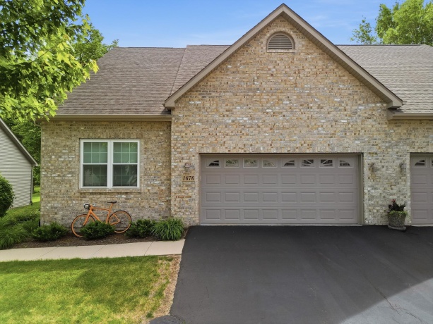 1676 Overlook, DIXON, Illinois 61021, 3 Bedrooms Bedrooms, ,3 BathroomsBathrooms,House,For Sale,Overlook,202603200