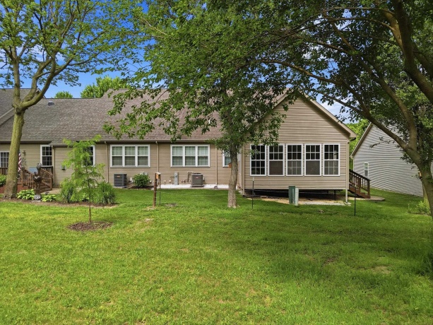 1676 Overlook, DIXON, Illinois 61021, 3 Bedrooms Bedrooms, ,3 BathroomsBathrooms,House,For Sale,Overlook,202603200