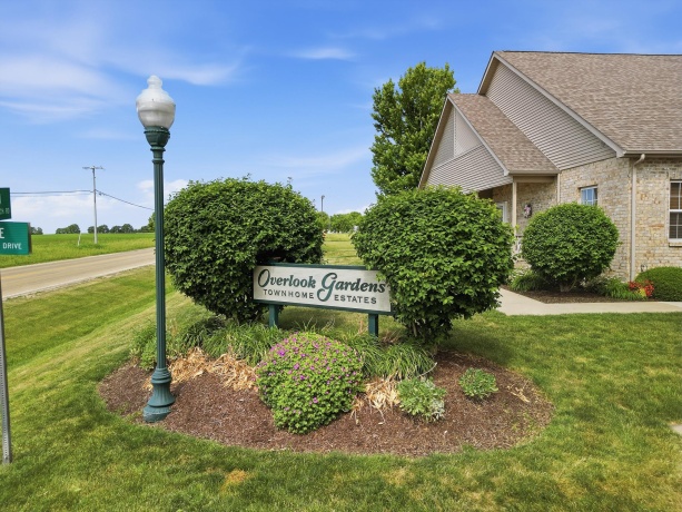1676 Overlook, DIXON, Illinois 61021, 3 Bedrooms Bedrooms, ,3 BathroomsBathrooms,House,For Sale,Overlook,202603200
