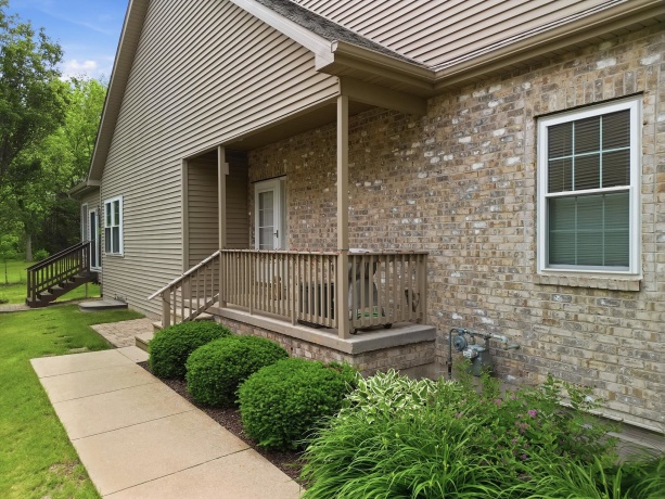 1676 Overlook, DIXON, Illinois 61021, 3 Bedrooms Bedrooms, ,3 BathroomsBathrooms,House,For Sale,Overlook,202603200