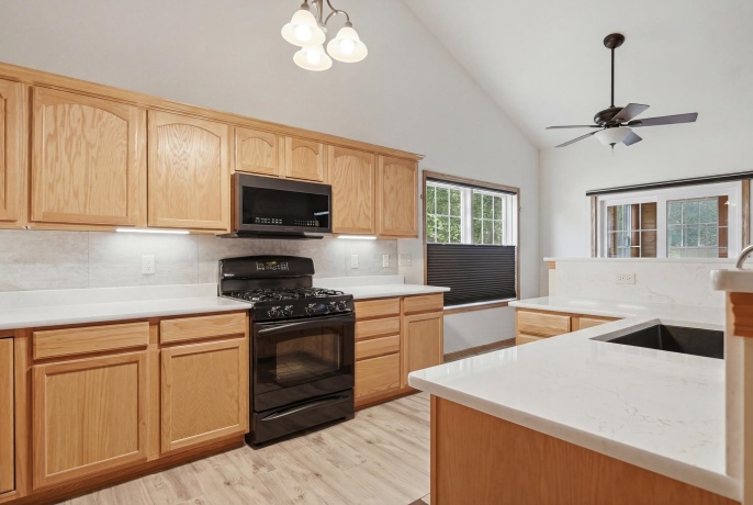 1676 Overlook, DIXON, Illinois 61021, 3 Bedrooms Bedrooms, ,3 BathroomsBathrooms,House,For Sale,Overlook,202603200