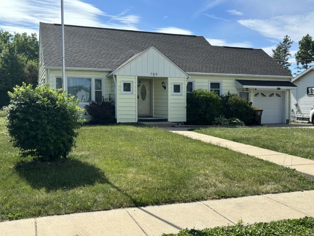 709 Logan, LENA, Illinois 61048, 3 Bedrooms Bedrooms, ,2 BathroomsBathrooms,House,For Sale,Logan,202603206