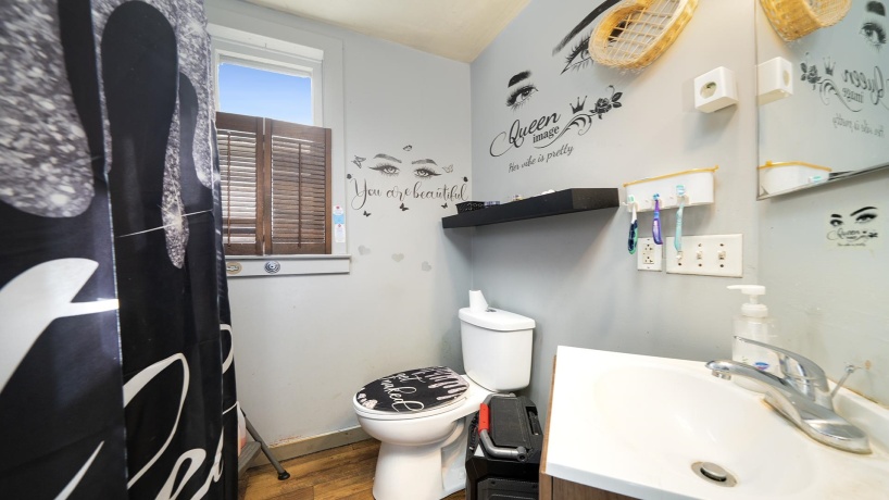402 Walnut, FREEPORT, Illinois 61032, 3 Bedrooms Bedrooms, ,1 BathroomBathrooms,House,For Sale,Walnut,202506568