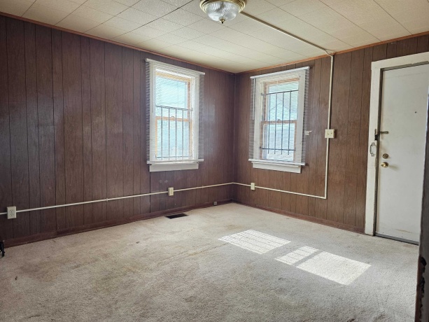 2802 8th St, ROCKFORD, Illinois 61109, 3 Bedrooms Bedrooms, ,1 BathroomBathrooms,House,For Sale,8th St,202603208